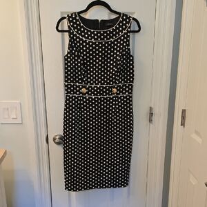Tahari Arthur S. Levine Elegant Black and White Polka Dot Dress Size 6 (Bin 20)